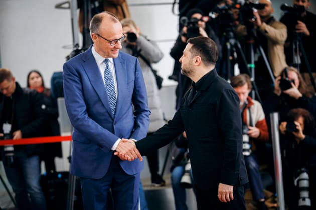 Friedrich Merz CDU , Federal Chancellor, receives Volodymyr Zelensky, President of Ukraine, at the Federal Chancellery during the German-Ukrainian intergovernmental consultations in Berlin, 14 04 2026 Berlin Germany Copyright: xFelixxZahnx