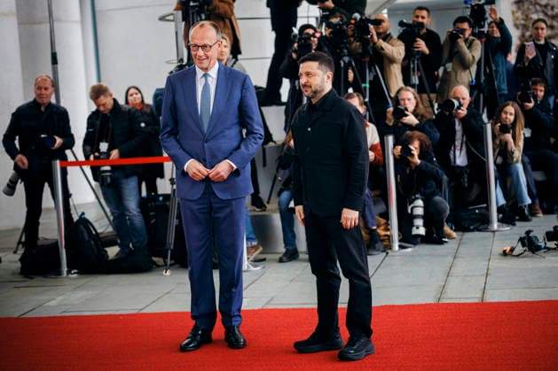 Friedrich Merz CDU , Federal Chancellor, receives Volodymyr Zelensky, President of Ukraine, at the Federal Chancellery during the German-Ukrainian government consultations in Berlin, 14 04 2026 Berlin Germany Copyright: xFelixxZahnx