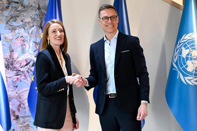 LKS 20260416 Finnish President Alexander Stubb (R) meets with European Parliament President Roberta Metsola in Helsinki, Finland, on April 16, 2026. - MIKKO STIG Helsinki Finland  Copyright: xMikkoxStigx YRemZ4jk6QU