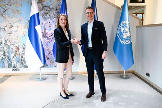 LKS 20260416 Finnish President Alexander Stubb (R) meets with European Parliament President Roberta Metsola in Helsinki, Finland, on April 16, 2026. - MIKKO STIG Helsinki Finland  Copyright: xMikkoxStigx Ayjw3VpQNi8