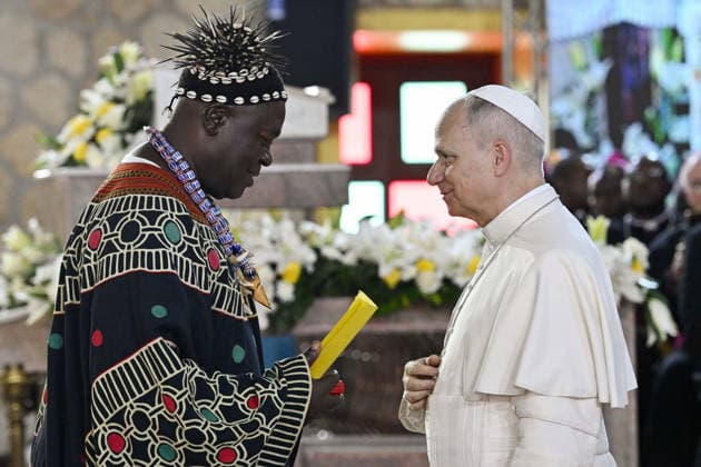 Pope Leo XIV Apostolic Visit To Cameroon Pope Leo XIV participates in a meeting for peace with the local community at St. Joseph’s Cathedral in Bamenda, Cameroon on April 16, 2026, on the second day of his Apostolic Journey to this country. Pope Leo XIV warned against the ‘masters of war who spend billions on weapons but dedicate nothing to helping people heal’. Photo by (EV) Simone Risoluti Vatican Media ABACAPRESS.COM Bamenda Cameroon  Copyright: xABACAx