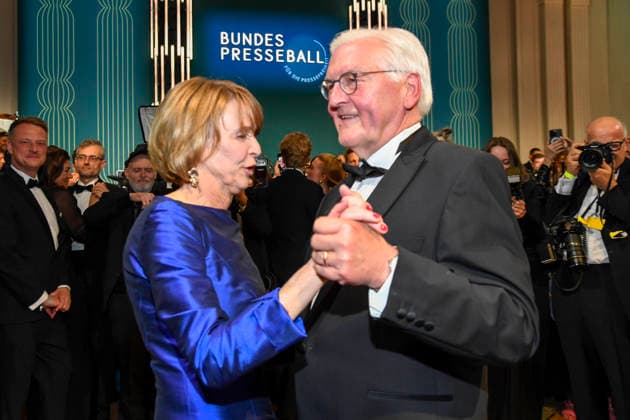ABB PRESS BALL German President Frank Walter Steinmeier dancing with his wife Elke Buedenbender at the 73rd Federal Press Ball at the Hotel Adlon Kempinski on April 17, 2026 in Berlin