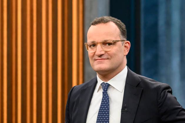 in the picture from left Jens Spahn, Chairman of the CDU CSU parliamentary group, GER, Berlin, Studio, guest of Caren Miosga, Polittalk, TV, format, with presenter, Das Erste, from Adlershof at Studio 20, topic High prices, little confidence how will Germany find its way out of the crisis 19 04 2026 Copyright: HMBxMedia UwexKoch
