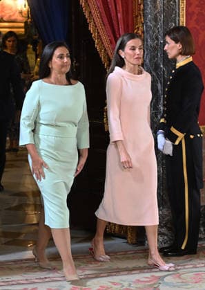 The King and Queen receive the President of the Portuguese Republic, António José Seguro, and the First Lady, Margarida Maldonado The First Lady, Margarida Maldonado, and Queen Letizia during the audience at the Royal Palace, April 20, 2026, in Madrid Spain FAMOUSES PRESIDENT KINGS AUDIENCE José José Madrid Madrid Madrid Spain Copyright: xJosà xOlivax 7454924