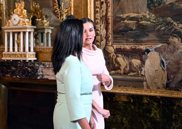 The King and Queen receive the President of the Portuguese Republic, António José Seguro, and the First Lady, Margarida Maldonado The Portuguese First Lady, Margarida Maldonado, and Queen Letizia during the audience at the Royal Palace, April 20, 2026, in Madrid Spain FAMOUSES PRESIDENT KINGS AUDIENCE José José Madrid Madrid Madrid Spain Copyright: xJosà xOlivax 7454989