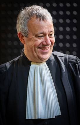 Lawyer Frank Discepoli, defending P. Falzone pictured during the composition of the jury for the trial of P. and A. Falzone, at the Court of Appeal of Mons, on Thursday 23 April 2026. The trial of the two cousins concerns the 2022 tragedy in Strepy-Bracquegnies, where a car plowed into a carnival parade around 5:00. Six people died at the scene, and a seventh months later in the hospital. P. Falzone is charged with seven murder and 81 attempted murder. A. Falzone with failure to render aid to a person in danger.  VIRGINIExLEFOUR 171735696