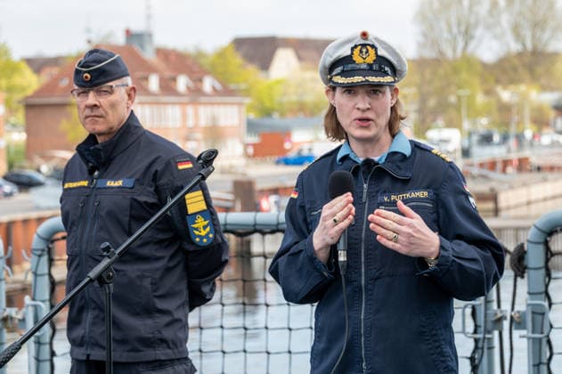 23 04 2026, Kiel, Wik Naval Base Press event at the German Navy with a focus on mine defense The Inspector of the Navy, Vice Admiral Jan Christian Kaack and the Commander of the 3 Minesweeper Squadron, Frigate Captain Inka von Puttkamer present the capabilities and the special importance of the mine defense forces and their operational