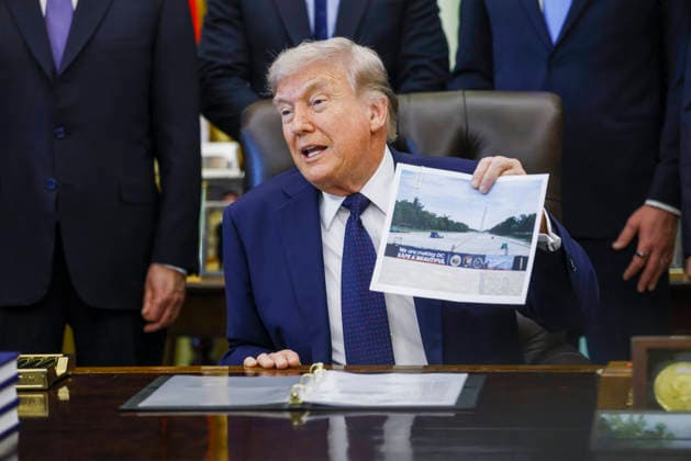 US President Donald Trump speaks during a Health Care Affordability event US President Donald Trump delivers remarks about the repairs to the Lincoln Memorial Reflecting Pool during a Health Care Affordability event in the Oval Office at the White House. Washington, DC, USA, 23 April 2026. WASHINGTON DISTRICT OF COLUMBIA United States  Copyright: xPool ABACAx