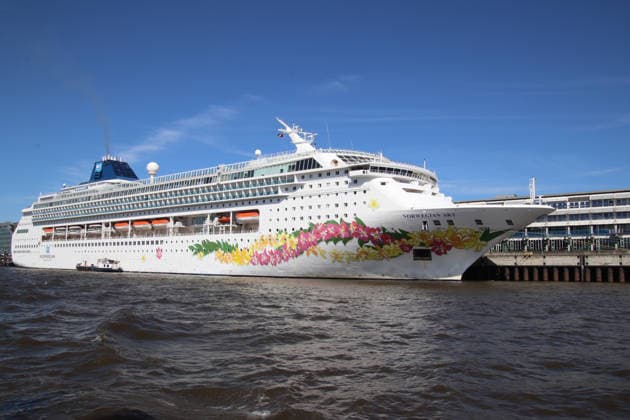 The cruise ship Norwegian Sky has moored in Hamburg