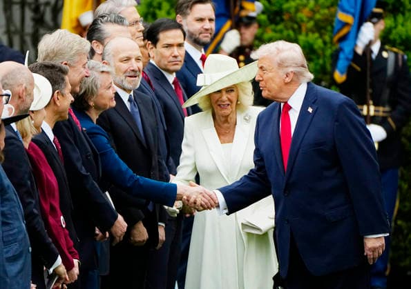 President Donald Trump shakes hands with British Foreign Secretary Yvette Cooper during an official arrival ceremony for Britain s King Charles III at the White House in Washington DC on Tuesday, April 28, 2026. The king is on a four-day state visit to the U.S. and will stop in New York and Washington, where he will meet with U.S. officials and deliver an address to Congress. WAP20260428919 BONNIExCASH