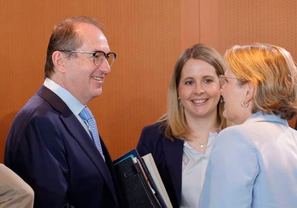 Alexander Dobrindt CSU , Federal Minister of the Interior, Verena Hubertz, Federal Minister of Housing, Urban Development and Construction, Dr Stefanie Hubig, Federal Minister of Justice and Consumer Protection, Germany, Berlin, Federal Chancellery, At i