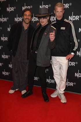 PREMIERE UDO REBELL ROCKSTAR 28 04 2026 Max Giesinger, Udo Lindenberg, Benjamin von Stuckrad Barre, Premiere of the film UDO Rebell Rockstar at the Astor Filmlounge in Hafencity, Hamburg, 28 04 2026 Copyright: xEventpressxMPx