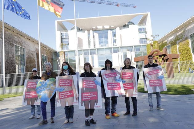 Germany, Berlin, Demonstration in front of the Federal Chancellery, Campact, Save skin cancer screening