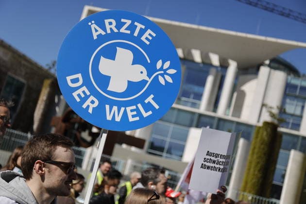 Germany, Berlin, Demonstration in front of the Federal Chancellery, ver di trade union, No to Nina Warkens austerity package no cuts in health and care