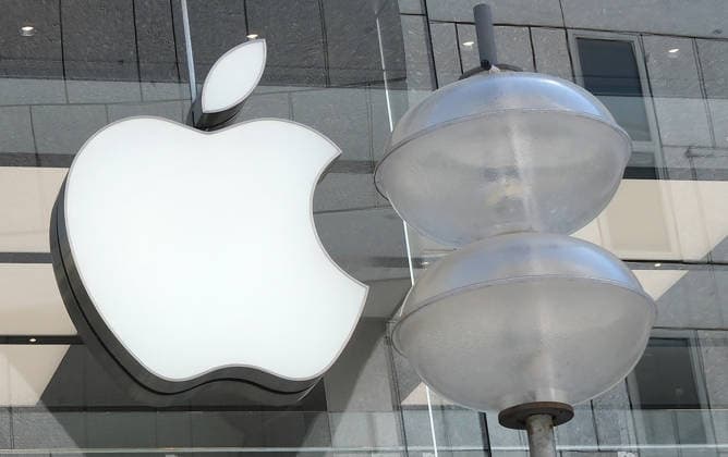30 04 2026, Excursion through Munich, Apple logo in the picture