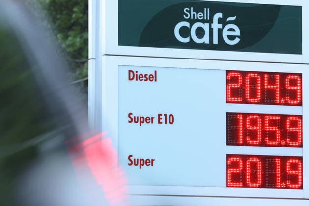 The German government has reduced the energy tax on petrol and diesel until the end of June The savings are expected to be around 17 cents per liter SHELL petrol station in Siegen The current fuel prices at the morning petrol station, fuel prices on 01 05 2026 in Siegen Germany