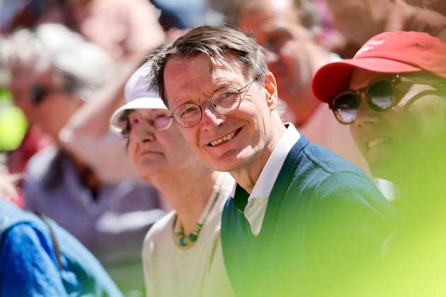 Politician Karl Lauterbach SPD , former Federal Minister of Health, at the DGB rally on May 1 at the Heumarkt The events of the German Trade Union Confederation DGB on Labor Day had several thousand participants Cologne, 01 05 2026 NRW Germany Copyright: xChristophxHardtx