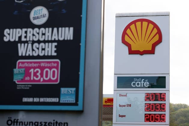 The fuel discount has been in force since 01 05 2026 The German government has reduced the energy tax on petrol and diesel until the end of June The savings are expected to be around 17 cents per liter SHELL petrol station in Siegen at the start of the week The current fuel prices at the morning petrol station, fuel prices on 04 05 2026 in Siegen Germany