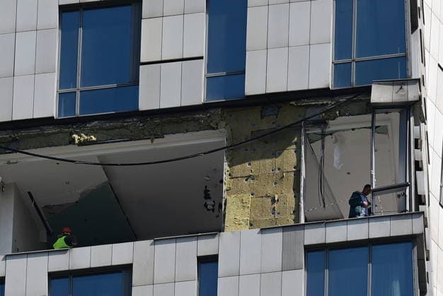 Drone hits high-rise building in Moscow MOSCOW, RUSSIA - MAY 4: A view of destruction after a drone struck a high-rise building in Moscow, Russia, on May 4, 2026. According to a statement on the national messaging app MAX, air defense systems intercepted two drones traveling toward Moscow. Moscow Mayor Sergey Sobyanin confirmed that the incident resulted in no injuries and noted that emergency personnel remain active at the impact site. Sefa Karacan Anadolu Moscow Russia. Editorial use only. Please get in touch for any other usage.  Copyright: x2026xAnadoluxSefaxKaracanx
