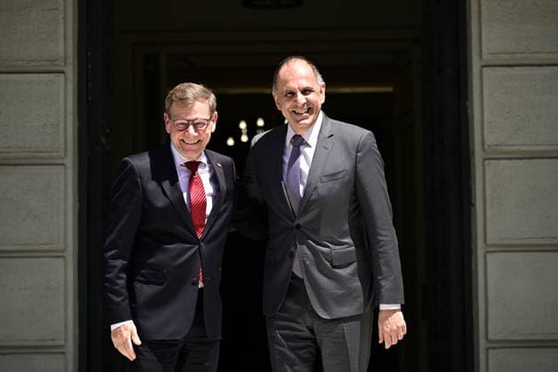 German Foreign Minister Wadephul visits Athens -Greek Foreign Minister Giorgos Gerapetritis (R) welcomes the Foreign Minister of Germany Johann Wadephul (L) in Athens, Greece, 04 May 2026. IMAGO ONE INCH PRODUCTIONS ATHENS Greece Copyright: xOnexInchxProductionsx 6958175