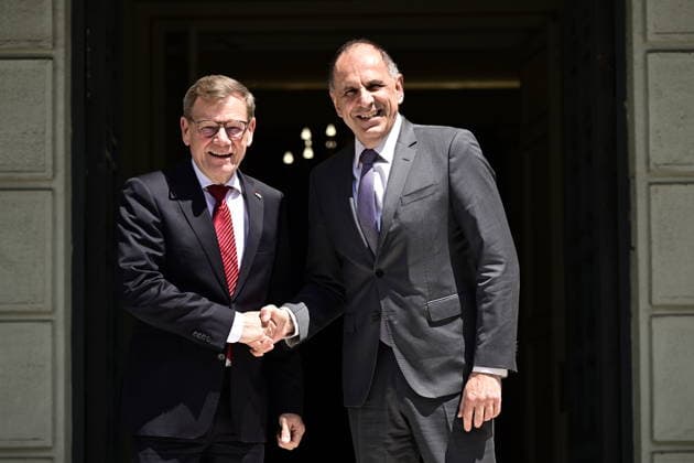 German Foreign Minister Wadephul visits Athens -Greek Foreign Minister Giorgos Gerapetritis (R) welcomes the Foreign Minister of Germany Johann Wadephul (L) in Athens, Greece, 04 May 2026. IMAGO ONE INCH PRODUCTIONS ATHENS Greece Copyright: xOnexInchxProductionsx 6958176