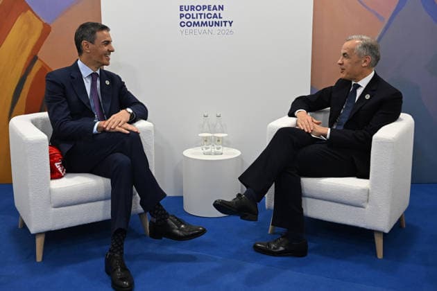 Pedro Sánchez attends the European Political Community Meeting The President of the Spanish Government, Pedro Sánchez i , holds a meeting with the Prime Minister of Canada, Mark Carney d during the European Political Community Meeting, May 4, 2026, in Yerevan Armenia The eighth meeting of the European Political Community brings together leaders from across the continent in Yerevan Armenia under the theme Building Future Unity and Stability in Europe to discuss how to cooperate more closely and coordinate measures to strengthen democratic resilience, boost connectivity and reinforce economic and energy security 04 MAY 2026 Pool Moncloa Borja Puig de la Bellacasa 04 05 2026 Yerevan Armenia Yerevan Armenia Espana  Copyright: xPoolxMoncloa BorjaxPuigxdexlaxBex 7497426