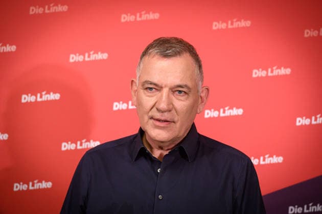 Berlin, Press conference Die Linke with Jan van Aken Press conference of the party Die Linke with Jan van Aken Co Chairman Die Linke on current political issues on 04 05 2026 at Karl Liebknecht Haus in Berlin Berlin Karl Liebknecht Haus Berlin Germany