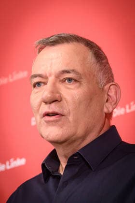 Berlin, Press conference Die Linke with Jan van Aken Press conference of the party Die Linke with Jan van Aken Co Chairman Die Linke on current political issues on 04 05 2026 at Karl Liebknecht Haus in Berlin Berlin Karl Liebknecht Haus Berlin Germany