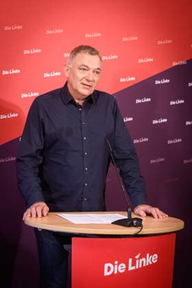 Berlin, Press conference Die Linke with Jan van Aken Press conference of the party Die Linke with Jan van Aken Co Chairman Die Linke on current political issues on 04 05 2026 at Karl Liebknecht Haus in Berlin Berlin Karl Liebknecht Haus Berlin Germany