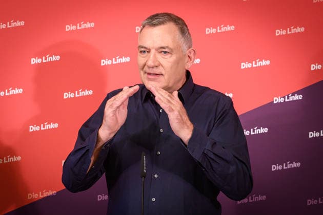Berlin, Press conference Die Linke with Jan van Aken Press conference of the party Die Linke with Jan van Aken Co Chairman Die Linke on current political issues on 04 05 2026 at Karl Liebknecht Haus in Berlin Berlin Karl Liebknecht Haus Berlin Germany