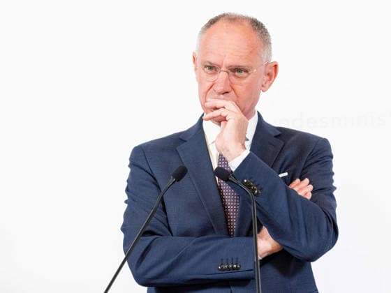 20260504 Lagebericht zum Verfassungsschutz mit dem Innenminister WIEN, OESTERREICH - MAI 4: Bundesminister fuer Inneres Gerhard Karner (OeVP) beim Lagebericht - zum Verfassungsschutz mit dem Innenminister im Bundesministerium fuer Inneres am 4. Mai 2026 in Wien, Oesterreich. 260504_SEPA_10_021 Copyright: xMichaelxIndrax SEPAxMedia