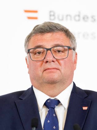 20260504 Lagebericht zum Verfassungsschutz mit dem Innenminister WIEN, OESTERREICH - MAI 4: Staatssekretaer im Bundesministerium fuer Inneres Joerg Leichtfried (SPOe) beim Lagebericht - zum Verfassungsschutz mit dem Innenminister im Bundesministerium fuer Inneres am 4. Mai 2026 in Wien, Oesterreich. 260504_SEPA_10_030 Copyright: xMichaelxIndrax SEPAxMedia