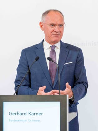 20260504 Lagebericht zum Verfassungsschutz mit dem Innenminister WIEN, OESTERREICH - MAI 4: Bundesminister fuer Inneres Gerhard Karner (OeVP) beim Lagebericht - zum Verfassungsschutz mit dem Innenminister im Bundesministerium fuer Inneres am 4. Mai 2026 in Wien, Oesterreich. 260504_SEPA_10_007 Copyright: xMichaelxIndrax SEPAxMedia