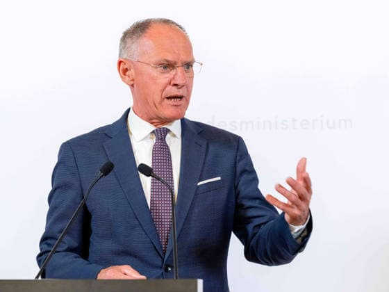 20260504 Lagebericht zum Verfassungsschutz mit dem Innenminister WIEN, OESTERREICH - MAI 4: Bundesminister fuer Inneres Gerhard Karner (OeVP) beim Lagebericht - zum Verfassungsschutz mit dem Innenminister im Bundesministerium fuer Inneres am 4. Mai 2026 in Wien, Oesterreich. 260504_SEPA_10_010 Copyright: xMichaelxIndrax SEPAxMedia