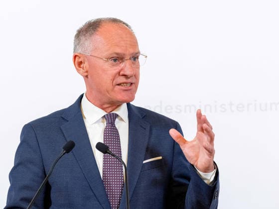 20260504 Lagebericht zum Verfassungsschutz mit dem Innenminister WIEN, OESTERREICH - MAI 4: Bundesminister fuer Inneres Gerhard Karner (OeVP) beim Lagebericht - zum Verfassungsschutz mit dem Innenminister im Bundesministerium fuer Inneres am 4. Mai 2026 in Wien, Oesterreich. 260504_SEPA_10_011 Copyright: xMichaelxIndrax SEPAxMedia
