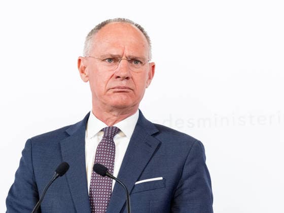 20260504 Lagebericht zum Verfassungsschutz mit dem Innenminister WIEN, OESTERREICH - MAI 4: Bundesminister fuer Inneres Gerhard Karner (OeVP) beim Lagebericht - zum Verfassungsschutz mit dem Innenminister im Bundesministerium fuer Inneres am 4. Mai 2026 in Wien, Oesterreich. 260504_SEPA_10_019 Copyright: xMichaelxIndrax SEPAxMedia