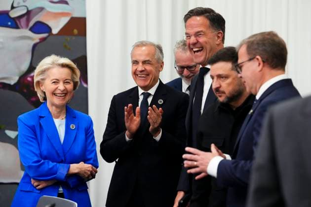 May 4, 2026, Yerevan, Armenia: President of the European Commission Ursula von der Leyen, left to right, Prime Minister Mark Carney, Secretary General of NATO Mark Rutte, President of Ukraine Volodymyr Zelenskyy and Prime Minister of Finland Petteri Orpo wait for the start of a meeting on the situation in Ukraine during the 8th European Political Community Summit in Yerevan, Armenia on Monday, May 4, 2026. Yerevan Armenia  - ZUMAc35_ 20260504_zaf_c35_057 Copyright: xSeanxKilpatrickx