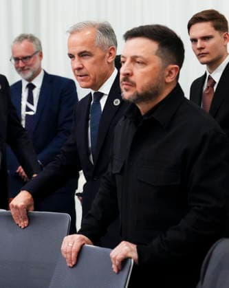 May 4, 2026, Yerevan, Armenia: Prime Minister Mark Carney, centre left, and President of Ukraine Volodymyr Zelenskyy take part in a meeting on the situation in Ukraine during the 8th European Political Community Summit in Yerevan, Armenia on Monday, May 4, 2026. Yerevan Armenia  - ZUMAc35_ 20260504_zaf_c35_071 Copyright: xSeanxKilpatrickx