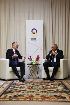 Prime Minister Keir Starmer attends EPC Summit in Armenia 04 05 2026. Yerevan, Armenia. Prime Minister Keir Starmer bilateral meeting with Nikol Pashinyan, Prime Minister of Armenia during the European Political Community (EPC) Summit., Credit:Lauren Hurley Avalon Armenia, Yerevan, Yerevan  Copyright: xLaurenxHurleyx xAvalonx 1096459696