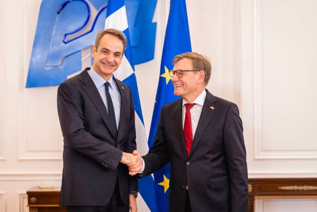 R L Johann Wadephul CDU , Federal Foreign Minister, and Kyriakos Mitsotakis, Prime Minister of Greece, taken during a meeting in Athens, 04 05 2026 Photographed on behalf of the Federal Foreign Office Athens Greece Copyright: xJulianexSonntag AAx