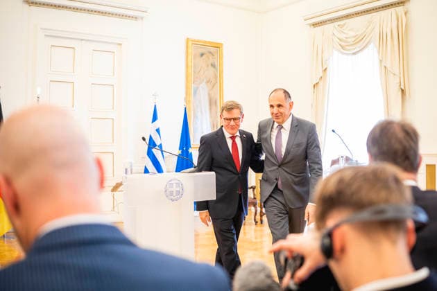 Johann Wadephul CDU , Federal Foreign Minister, and Giorgos Gerapetritis, Foreign Minister of Greece, photographed during a meeting in Athens, 04 05 2026 Photographed on behalf of the Foreign Office Athens Greece Copyright: xJulianexSonntag AAx
