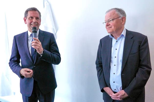 Olaf Lies and Stephan Weil at the unveiling of the portrait of former Minister President Stephan Weil in the ancestral gallery of the State Chancellery of Lower Saxony in Hanover, 04 05 2026 Foto:xU.xStammx xFuturexImagex weil_6504