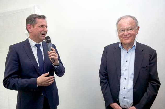 Olaf Lies and Stephan Weil at the unveiling of the portrait of former Minister President Stephan Weil in the ancestral gallery of the State Chancellery of Lower Saxony in Hanover, 04 05 2026 Foto:xU.xStammx xFuturexImagex weil_6505