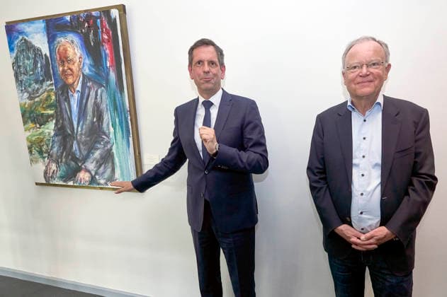 Olaf Lies and Stephan Weil at the unveiling of the portrait of former Minister President Stephan Weil in the ancestral gallery of the State Chancellery of Lower Saxony in Hanover, 04 05 2026 Foto:xU.xStammx xFuturexImagex weil_6507