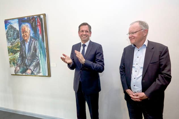 Olaf Lies and Stephan Weil at the unveiling of the portrait of former Minister President Stephan Weil in the ancestral gallery of the State Chancellery of Lower Saxony in Hanover, 04 05 2026 Foto:xU.xStammx xFuturexImagex weil_6508