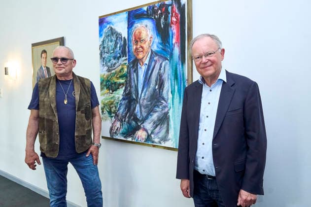 Albrecht Gehse and Stephan Weil at the unveiling of the portrait of former Minister President Stephan Weil in the ancestral gallery of the State Chancellery of Lower Saxony in Hanover, 04 05 2026 Foto:xU.xStammx xFuturexImagex weil_6525