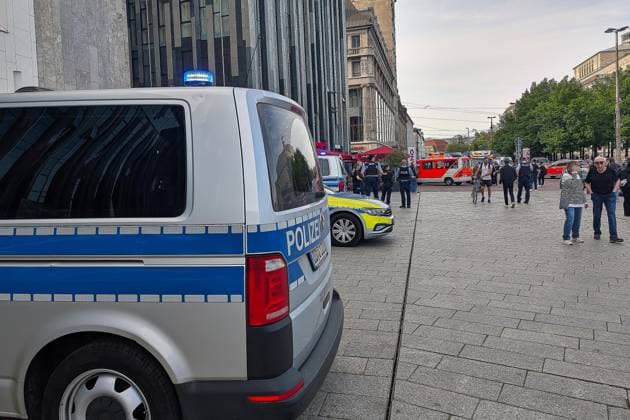 Leipzig, Saxony, Germany, 04 05 2026 Car drives into crowd in Leipzig The incident took place on Grimmaische Straße in the city center, the area between Augustusplatz and Ritterstraße was cordoned off Copyright: xdtsxNachrichtenagenturx dts_117544