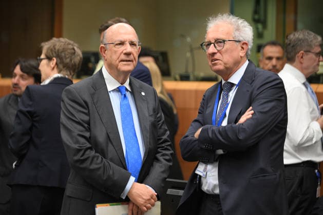Eurozone Finance Ministers Meeting BRUSSELS, BELGIUM - MAY 4: Minister of Finance of Cyprus, Makis Keravnos (L) attends the Eurozone Finance Ministers Meeting in Brussels, Belgium, on May 4, 2026. Dursun Aydemir Anadolu Brussels Belgium. Editorial use only. Please get in touch for any other usage.  Copyright: x2026xAnadoluxDursunxAydemirx