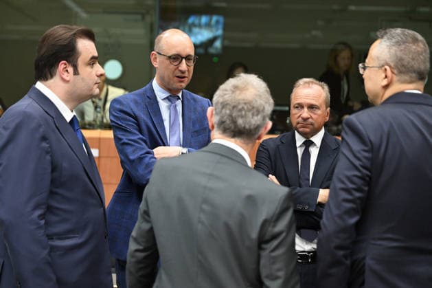 Eurozone Finance Ministers Meeting BRUSSELS, BELGIUM - MAY 4: Minister of Finance of Belgium, Vincent Van Peteghem (2nd L) attends the Eurozone Finance Ministers Meeting in Brussels, Belgium, on May 4, 2026. Dursun Aydemir Anadolu Brussels Belgium. Editorial use only. Please get in touch for any other usage.  Copyright: x2026xAnadoluxDursunxAydemirx