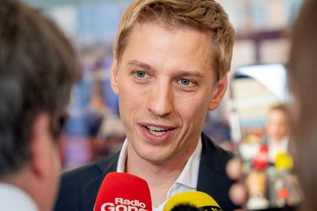 Dominik Krause, DIE GRÜNEN, new mayor of Munich, first day in office in the new mayors office in the town hall, gives press interviews, Munich, May 4, 2026 Germany, Munich, Dominik Krause, DIE GRÜNEN, new mayor of Munich, first day in office in the new mayors office in the town hall, rece